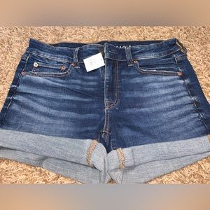 American eagle women’s midi shorts
